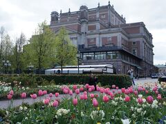 ロイヤル・オペラ(Kungliga Operan)とロイヤル公園(Kungsträdgården)

http://www.operan.se/