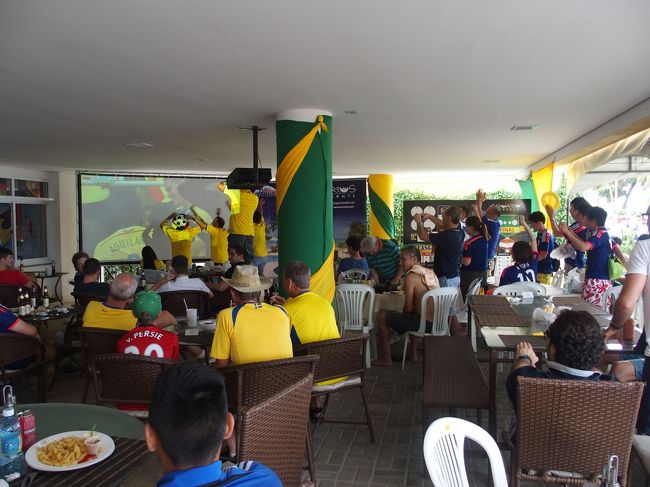 おっひる〜はレストランでColombia-象牙戦を見ながら