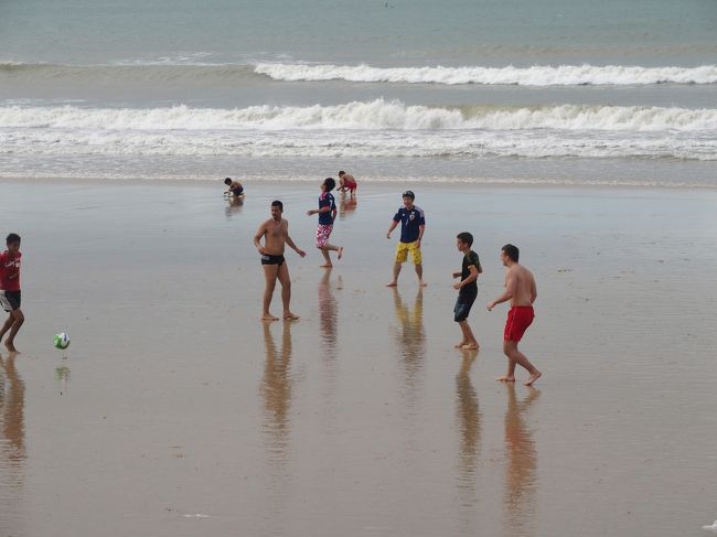 ビーチのお約束の光景