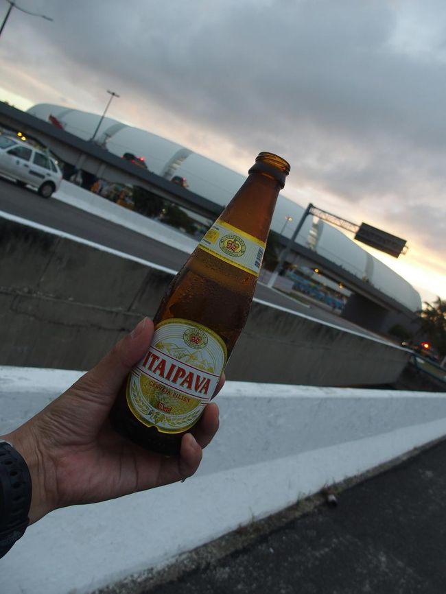 とにかく蒸し暑いので水分補給（笑）