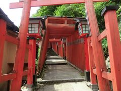 太皷谷稲成神社（たいこだにいなりじんじゃ）の入口。鳥居がズラリと並んでいましたが、時間が無く、ここで引き返しました。