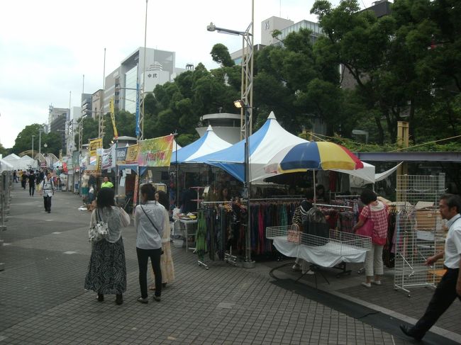 雑貨屋さんは見るだけでも面白い、買わないけどね。
