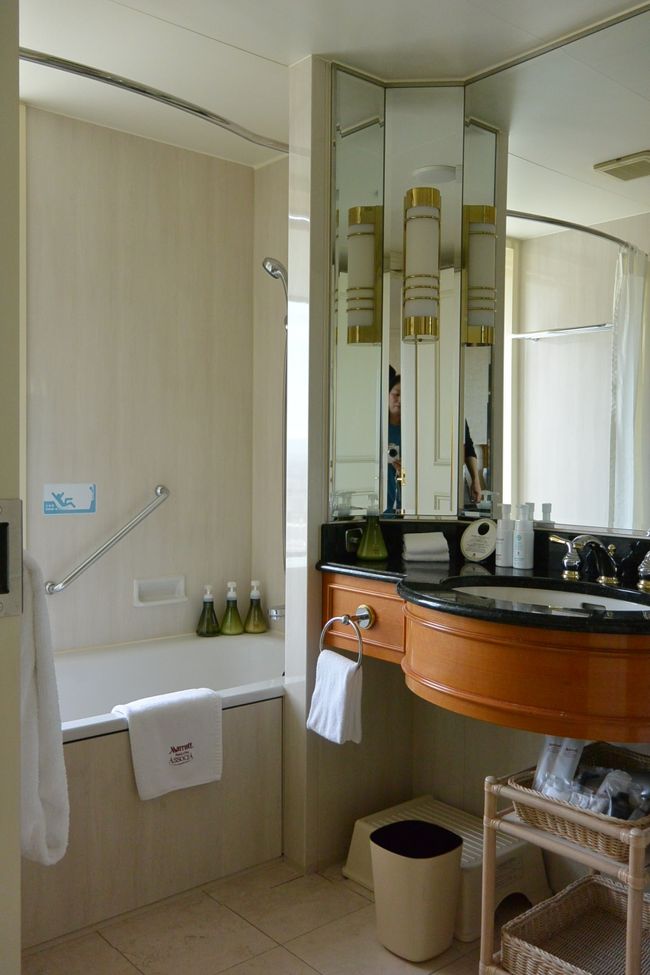 名古屋マリオットアソシアホテルのバスルーム。