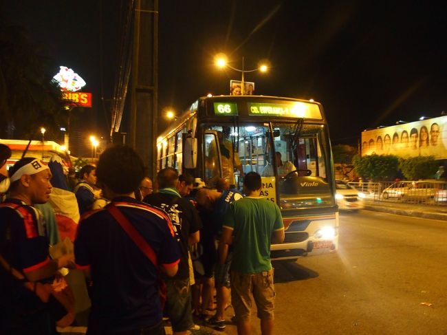 市内へ戻るバス。スムーズに座れた