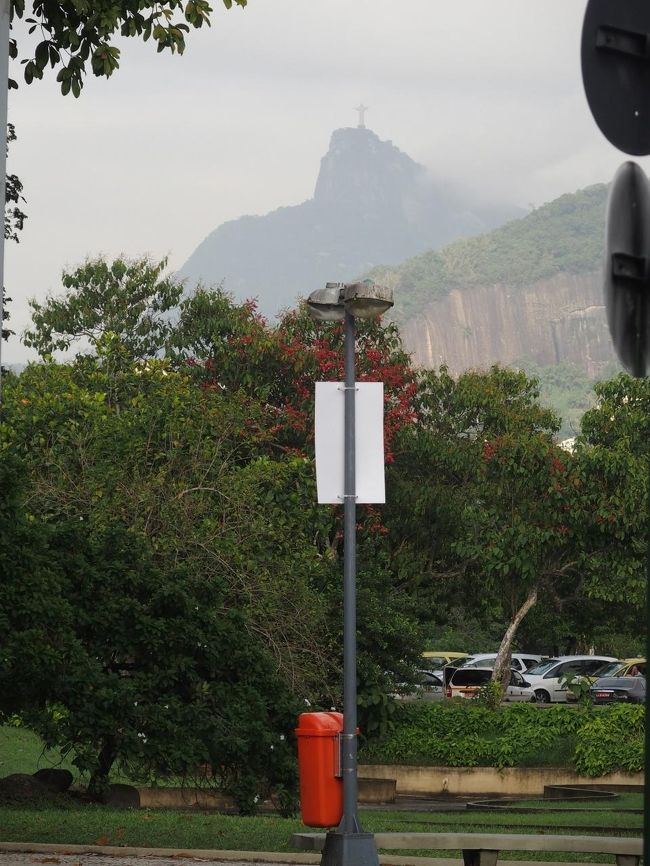 今日も天気が悪く、コルコヴァードが殆ど見えない