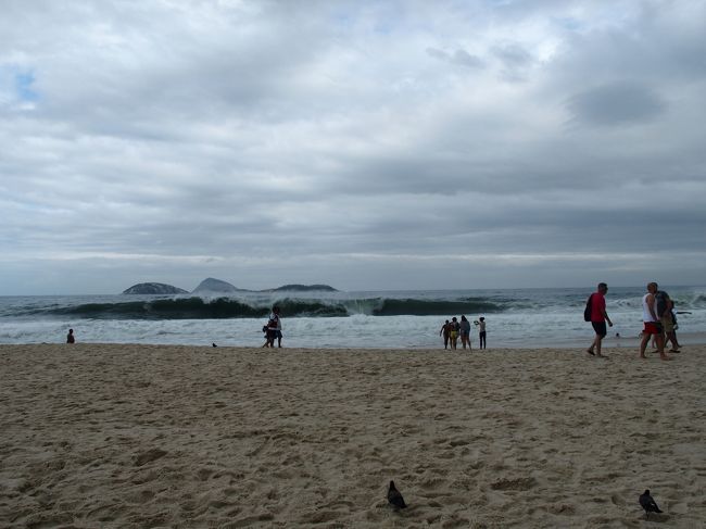 波は高いのでサーファー向けか？