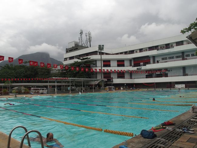 水泳の競技用プール