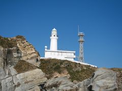 青い空と白亜の灯台が好い感じです