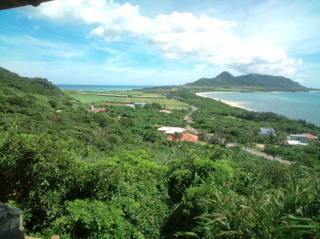 ここは玉取崎展望台。函館山から見る景色に似てます。昔、海と海の間が一番狭いところを舟を持って移動していたそうです。たしかに海沿いに行くより速いけど、舟を持って運ぶのも大変。