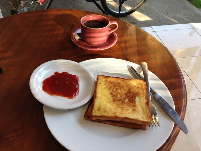 安宿でも簡素な朝食がでます。<br />