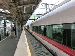 そうこうしている間に2時間少々で「湯本駅」に到着。福島って近いね！

なんだか閑散としてない？(ー_ー)!!