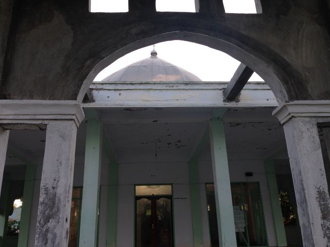 言い忘れましたが天気は良かったです。<br />廃墟となったモスク。