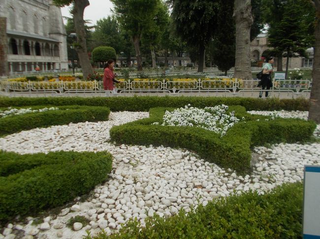 最初にブルーモスクを観光します。