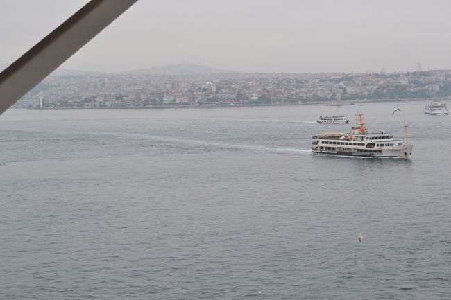 朝早く、トルコのイスタンブールに近づいてきました。