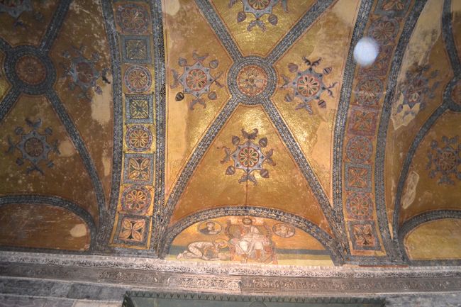 内廊下の天井。<br />