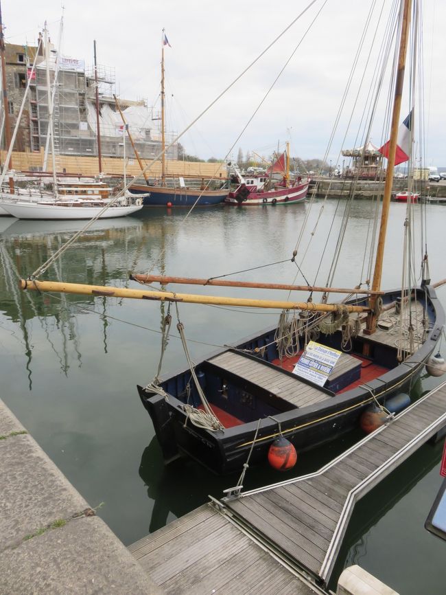 下に降りて見れば良かったかな〜<br />いえいえ・・<br />カナヅチなので危険はいけませんね(^^)