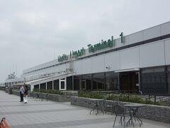成田空港へ到着し、飛行機をみるために第１ターミナルへ。