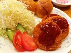 コロッケがでかい。