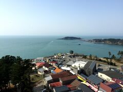 東尋坊タワーから見下ろす。