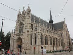 私たちは、サブロン教会の中を見学します。