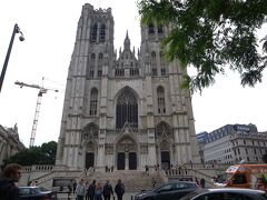 次は聖ミッシェル教会へ。
ゴシック様式のとても大きな建物です。
