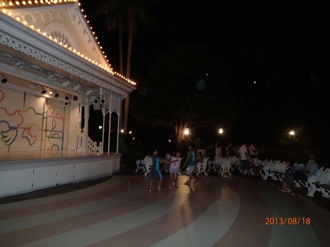 スーパードゥーパーエリアは夏休みはお休み。<br />昼間から休憩所になってます。