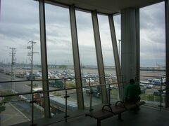 金城ふ頭駅から南西方向を。
場所柄トレーラーやダンプの交通量が多いのでバイクだと若干しんどいかも。
