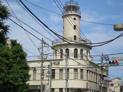 高輪消防署二本榎出張所(14:16)

この建物は昭和8年（1933年）に落成したもので、近代建築の遺産として保存建築物に指定されています。