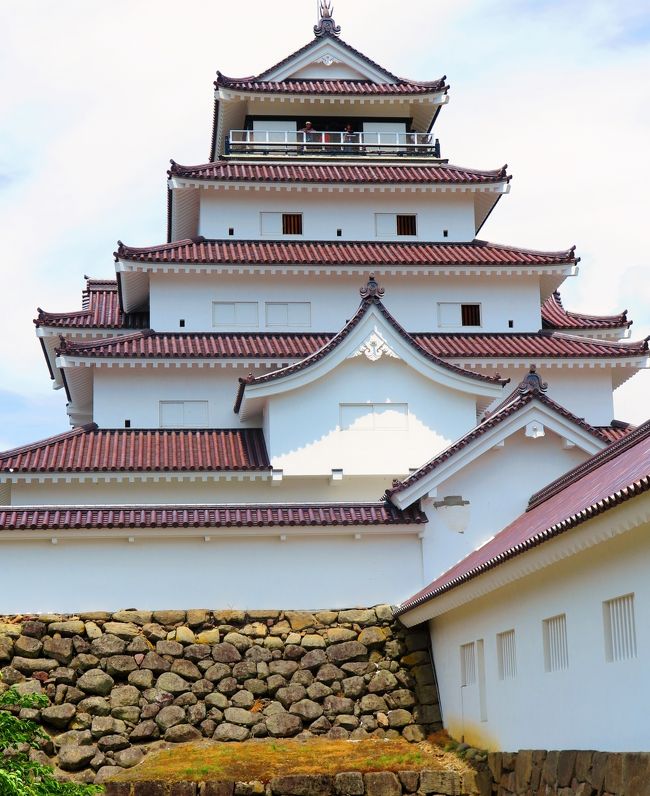 慶應◆江戸時代前期頃 会津若松鶴ヶ城 屋根瓦 会津若松市 鶴ヶ城公園 天守閣に登る ☆赤瓦葺に復元され』会津