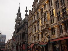 ゴディバの入った建物。
チョコレート屋、お土産屋、レストランがたくさんあり、一大観光地になっています。