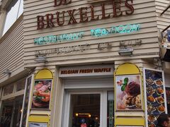 デザートにブリュッセルワッフル屋へ。