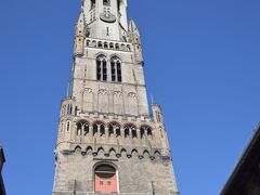 鐘楼。高さは83メートルなので母に上るかと聞いたところ遠慮するとのことでした。