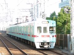 2015.06.28　高宮
博多で中古鉄道模型フェアをやっていて楽しみにしていたのだが、あくまでも現物と戯れる方が優先なのですっかり閉店間際になってしまった。今ひそかに狙っている車両は特に出品されておらず、何も買わなかった。その後西鉄電車を撮ろうと手ごろな駅を探し、まぁここでえぇかと下車したのが高宮。露出をミスった。