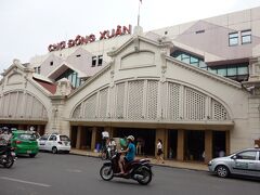 ドンスアン市場。
パンツとＴシャツ買いたかった。