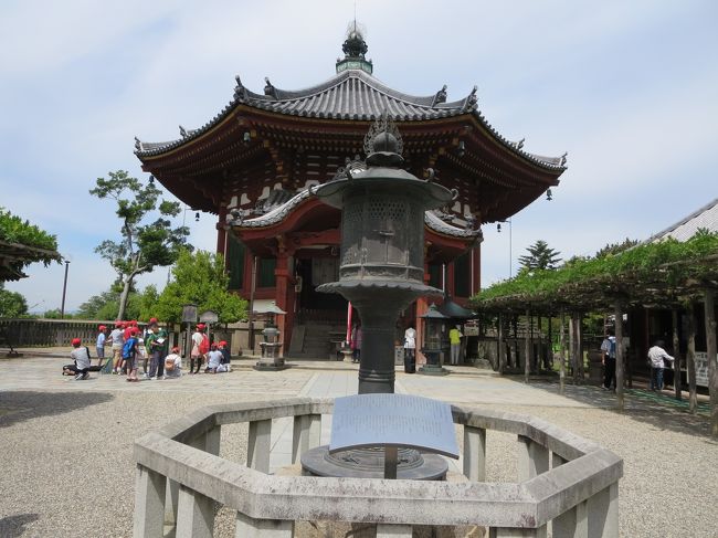 南円堂で、お参りしていきます。