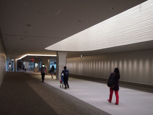 さて、マッサージの時間に間に合わなくなるので、本館のサクララウンジへ戻りましょう。