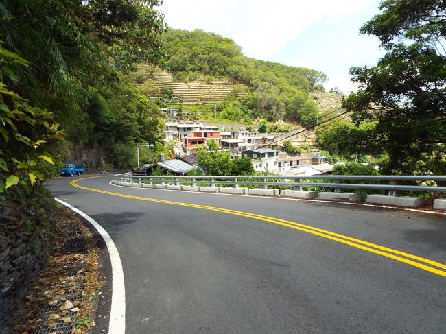 途中、台湾人の家族が車を止めてくれて乗って行きなさい･･と。<br />でも霧台を堪能したかったので丁寧にお断りして歩きました。<br />謝謝･･