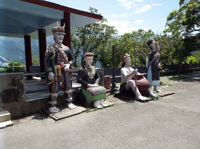 ルカイ族のオブジェ。