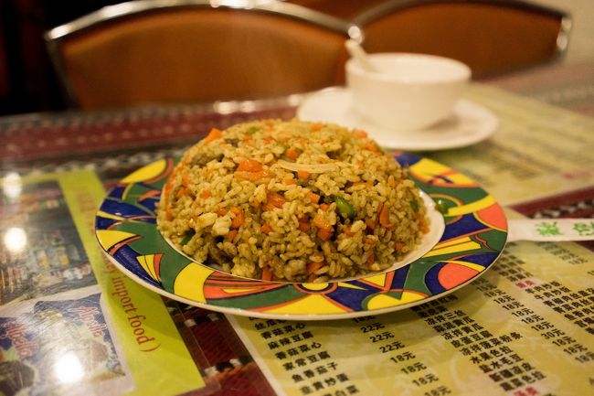 日本で炒飯頼むと申し訳程度しかない量ですが。<br />ここでは思う存分喰らえます(*ﾟ▽ﾟ*)