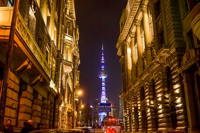 皆さんもよかったらこの場所から東方おでん塔をご覧あれ-<br />個人的には川沿いの外難から見るより<br /><br />この町並みから見える方が<br />おおおお(ﾉﾟοﾟ)ﾉ　となりました！<br /><br />場所は北京東路から中山東一路に交わる手前です☆