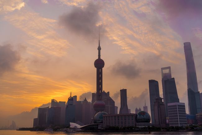 ビルばかりでは当然空も狭くなるわけで