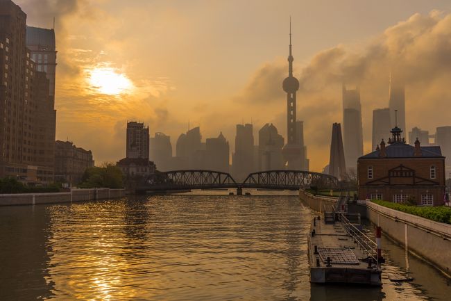 乍浦路橋からの風景☆<br /><br />風がなければ綺麗に逆さまに水面に写るのですが