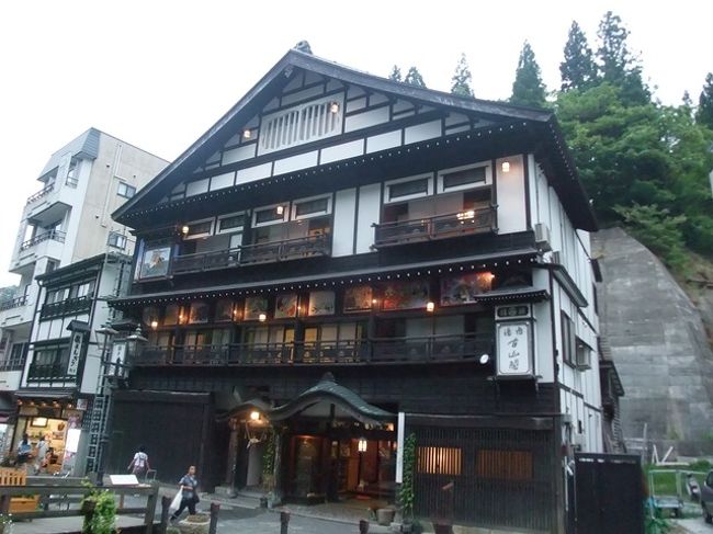 でもその旅館の隣は空き地。<br />なんかもったいないなあ・・・。