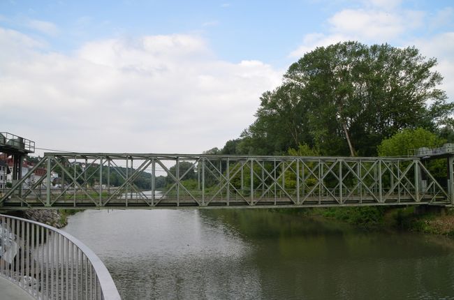 メルク川に架かるトラス橋