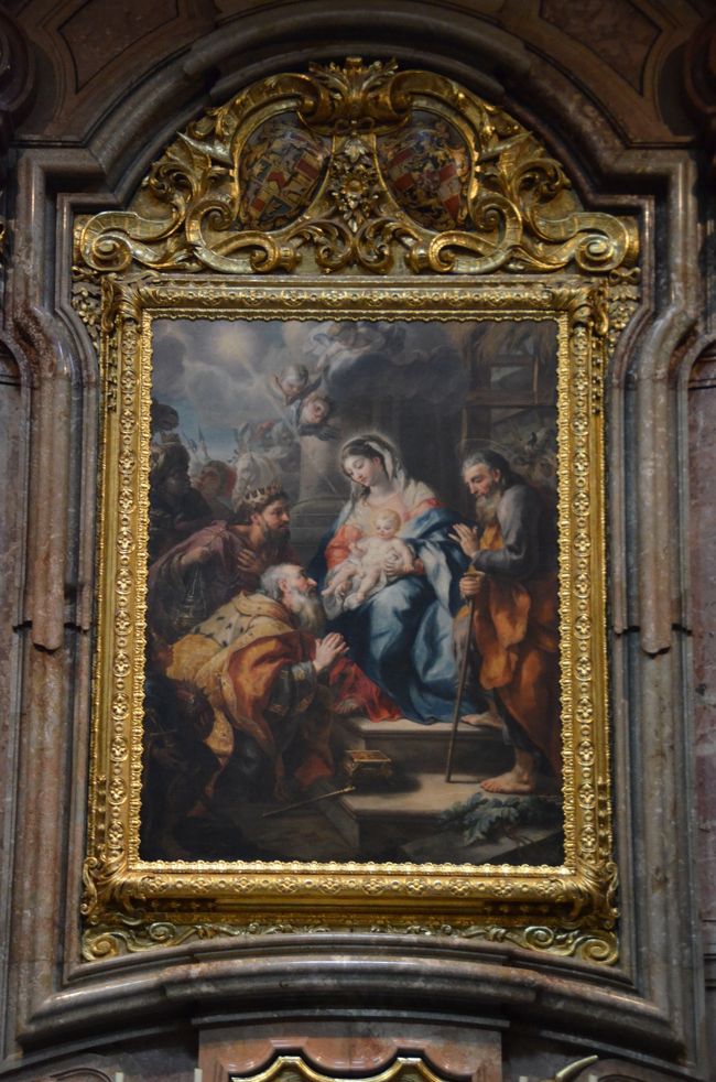 修道院付属教会内部の宗教画