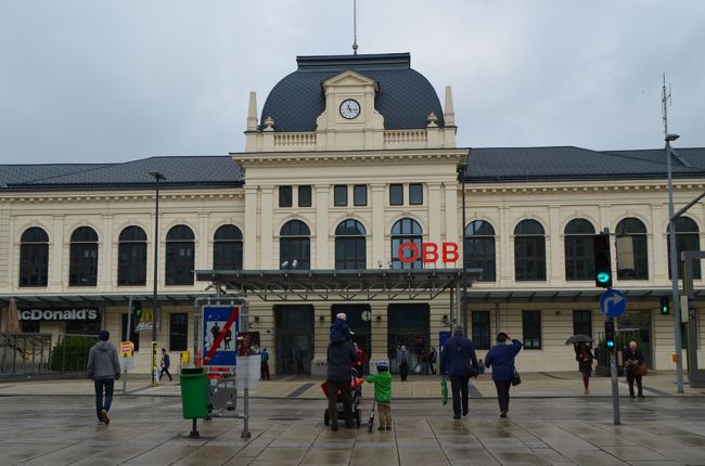 ザンクト・ペルテン駅のファサード