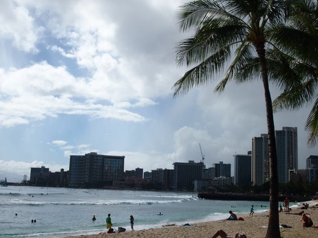 ワイキキビーチで泳いだことがない私。<br />足だけ入ったことがあるけどね(>_<)