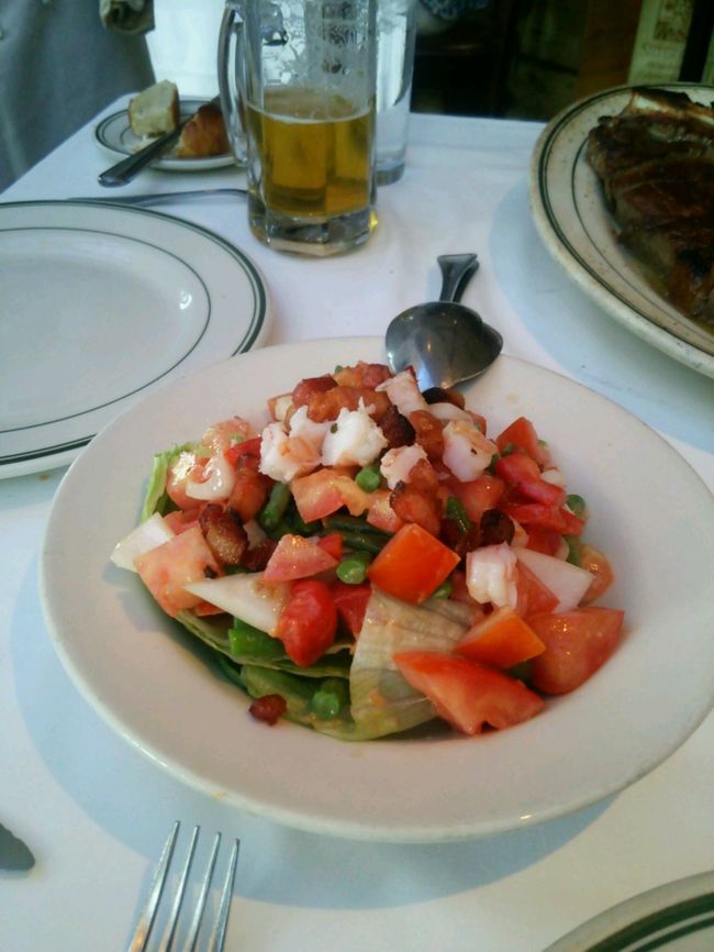 前回主人と二人で来て注文しずきて食べきれなかった経験から、この量で充分でした。<br />お肉美味しかったわ〜!