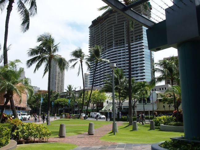 ランチはビーチウォークへ移動して・・・