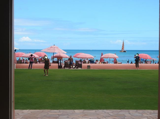 個人的にピンクちゃんではないので、ピンクの建物にやや拒絶してしまう私。<br />でも中は素敵だわ〜